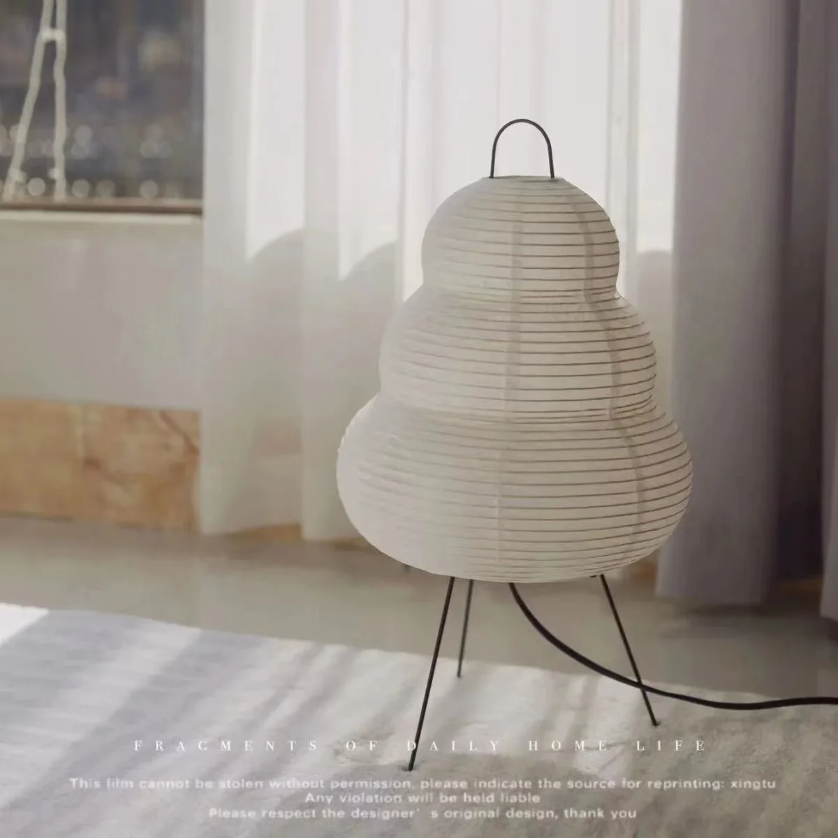 Floor Lamp Tripod - Lámpara de pie con trípode Wabi-Sabi