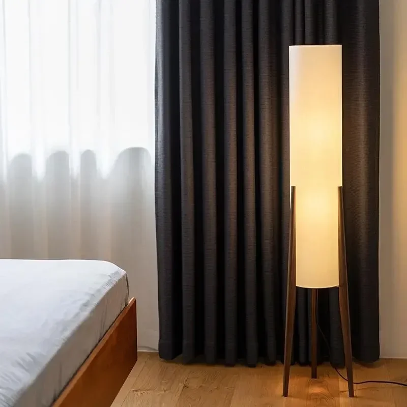 Floor Lamp Tripod - Lámpara de pie de madera japonesa