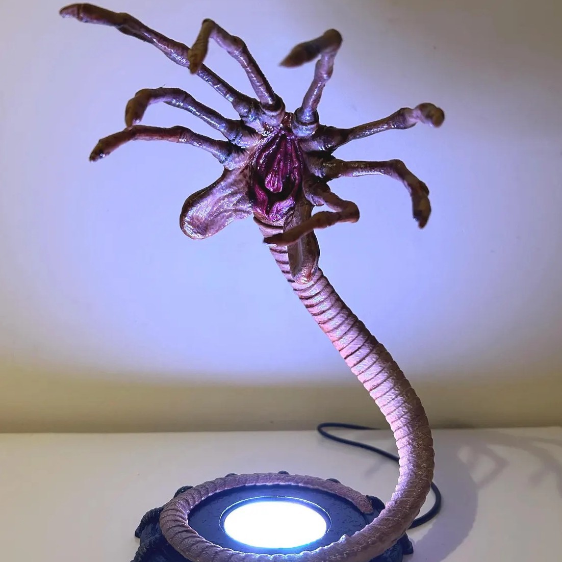 Lámpara Alien Facehugger, Luz  - Lighting Decoration Ideas reseña y precio